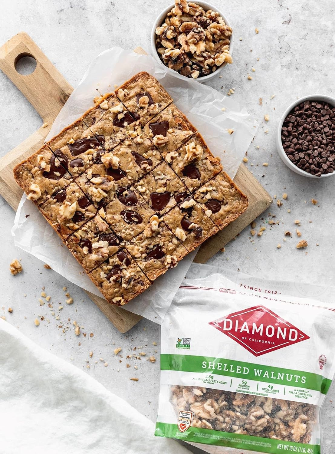 Diamond of California Shelled Walnuts – Mindful Snacking Staple for Home, Office, and Gym Bag, 5g Plant Protein