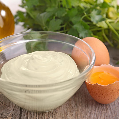 Hellmann's Real Mayonnaise Squeeze – Omega 3 Rich Gluten Free Condiment for Health Minded Home Cooking, 20 oz