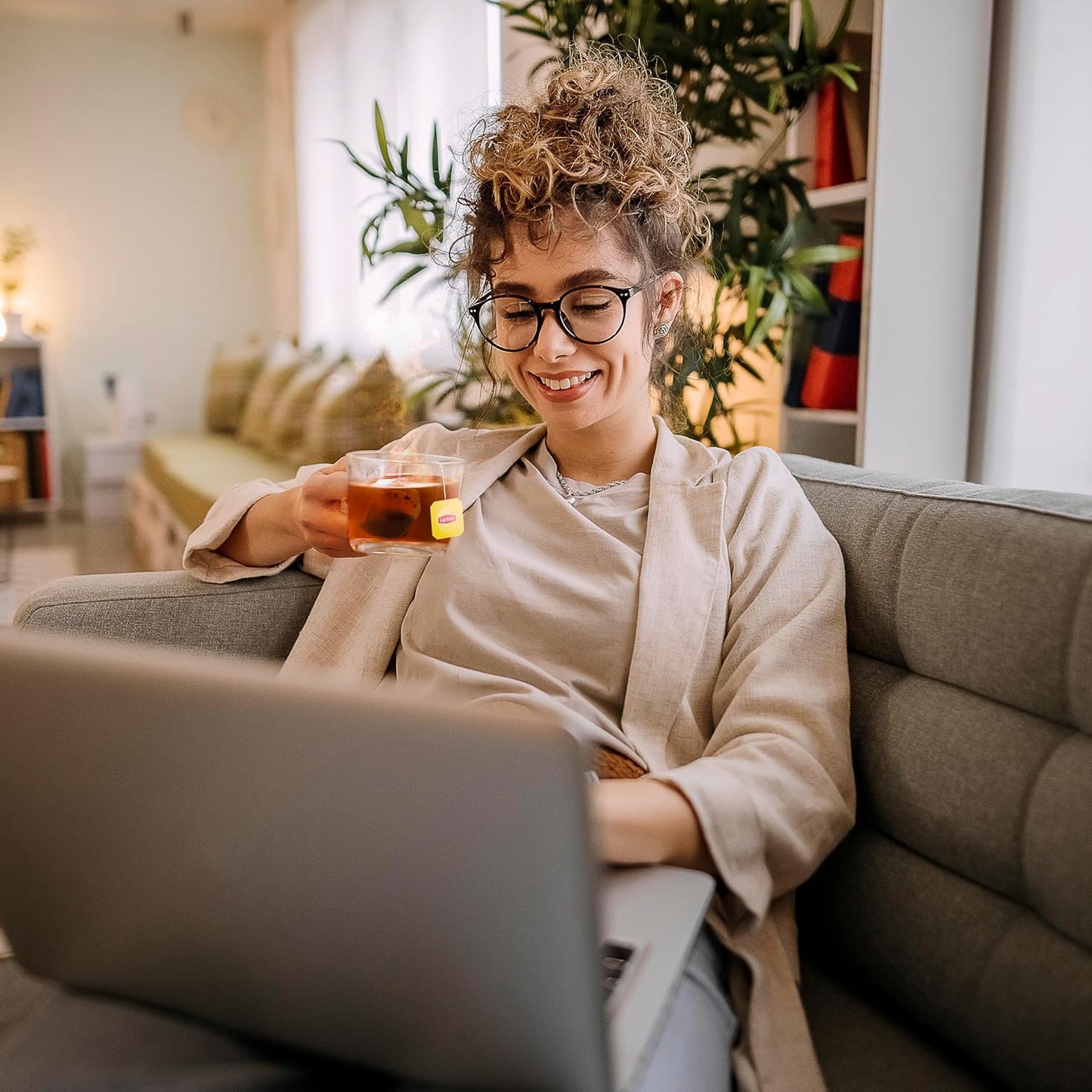 Lipton Hot or Iced Tea Bags – Home Office Brew for a Distraction-Free Workday