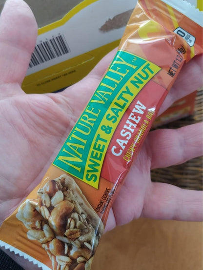 Nature Valley Sweet and Salty Nut Cashew Granola Bars – No Artificial Flavors Snack for Kids Lunchbox