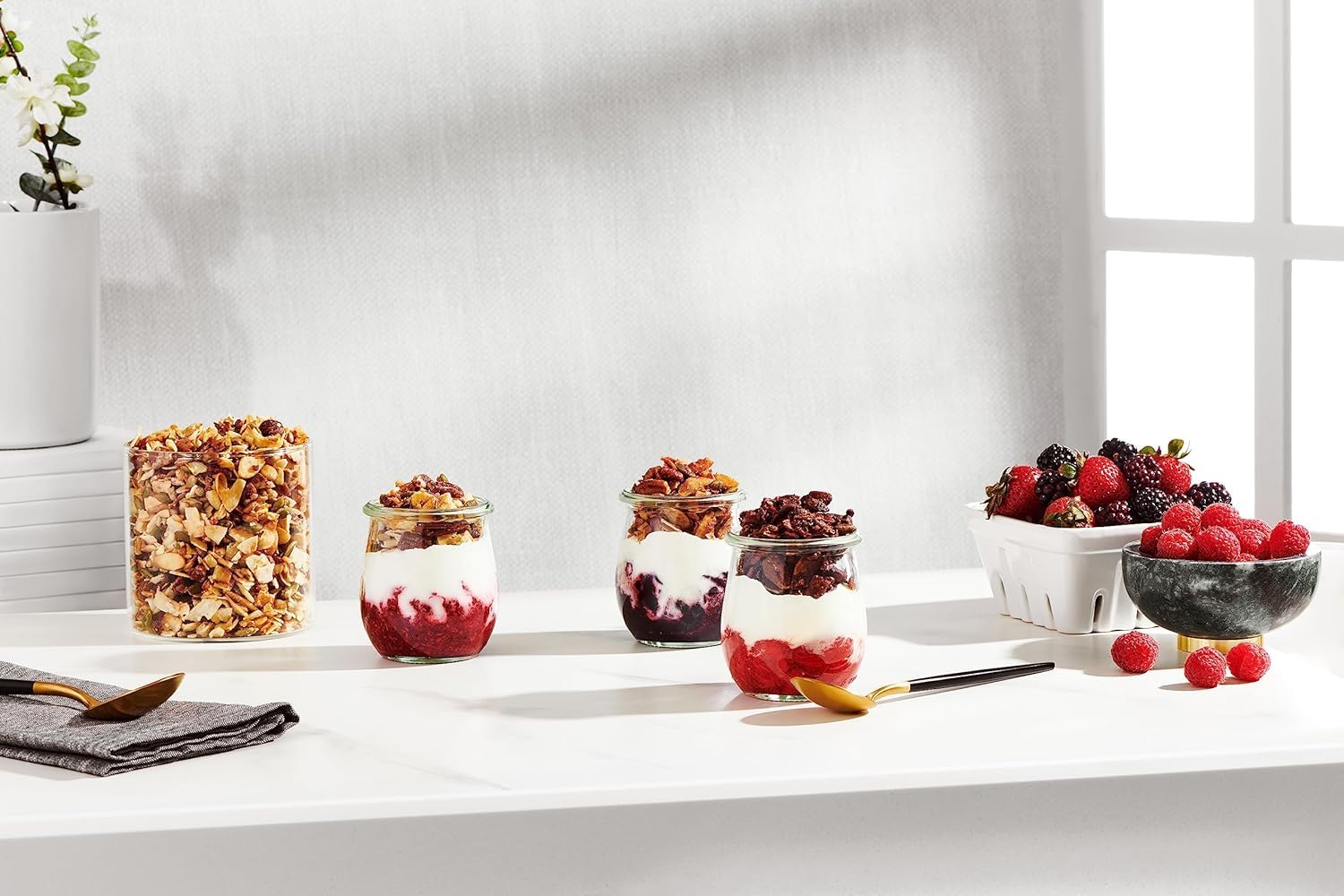 NuTrail Cinnamon Pecan Nut Granola – Streamlined Breakfast Bowl for a Less-Is-More Countertop