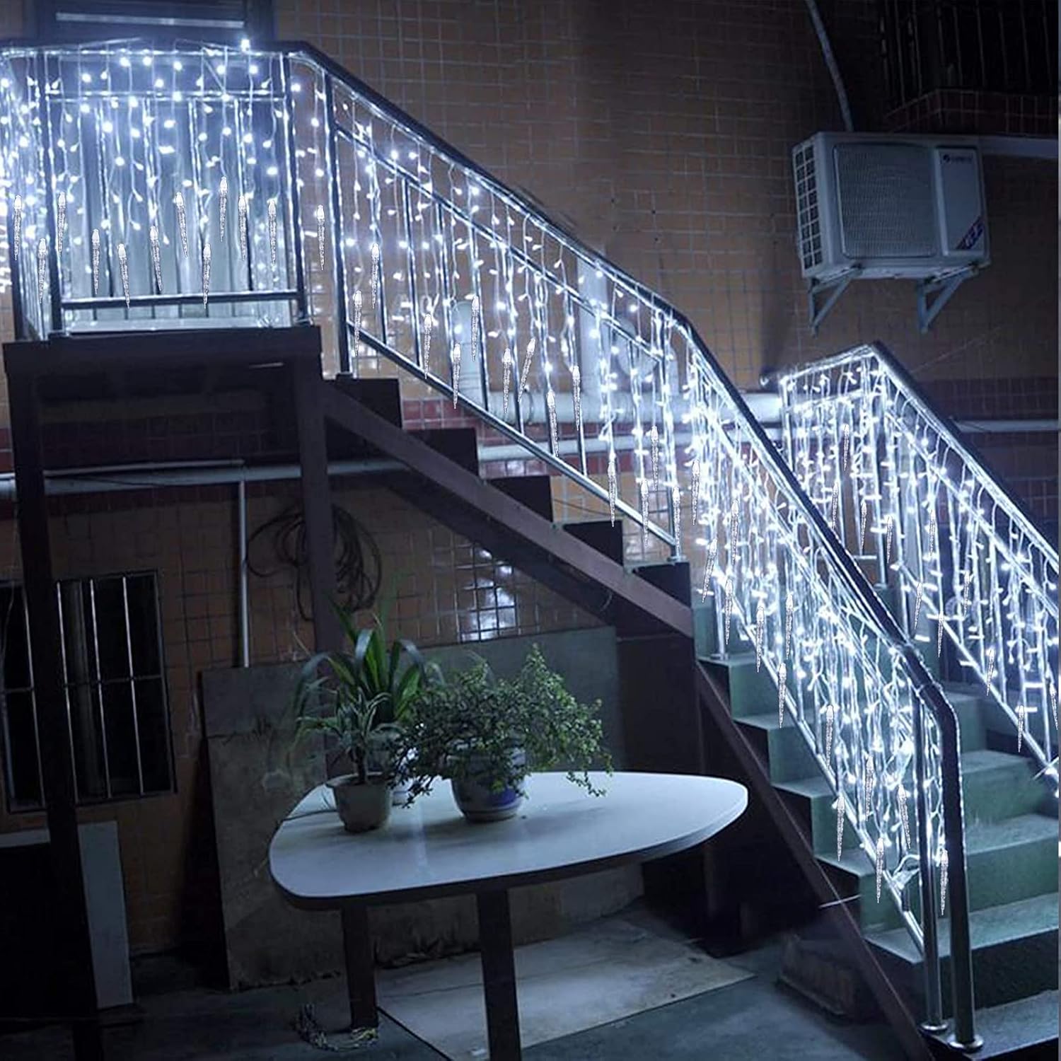 Ollny Christmas Housewarming Gift Icicle Lights, 360 LED 8 Mode Window Curtain Lights for Newlywed Couples and Friends