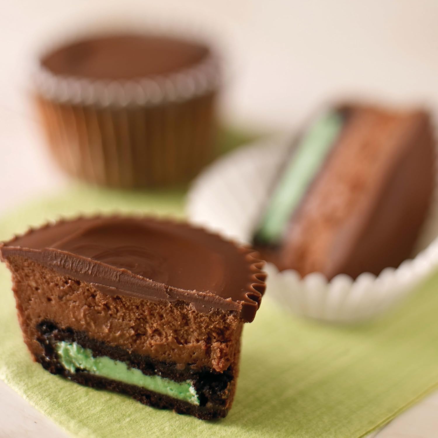 OREO Mint Creme Chocolate Wafer Sandwich Cookies Bulk 24.95 oz – Thoughtful Edible Gift for Friends and Family Gatherings