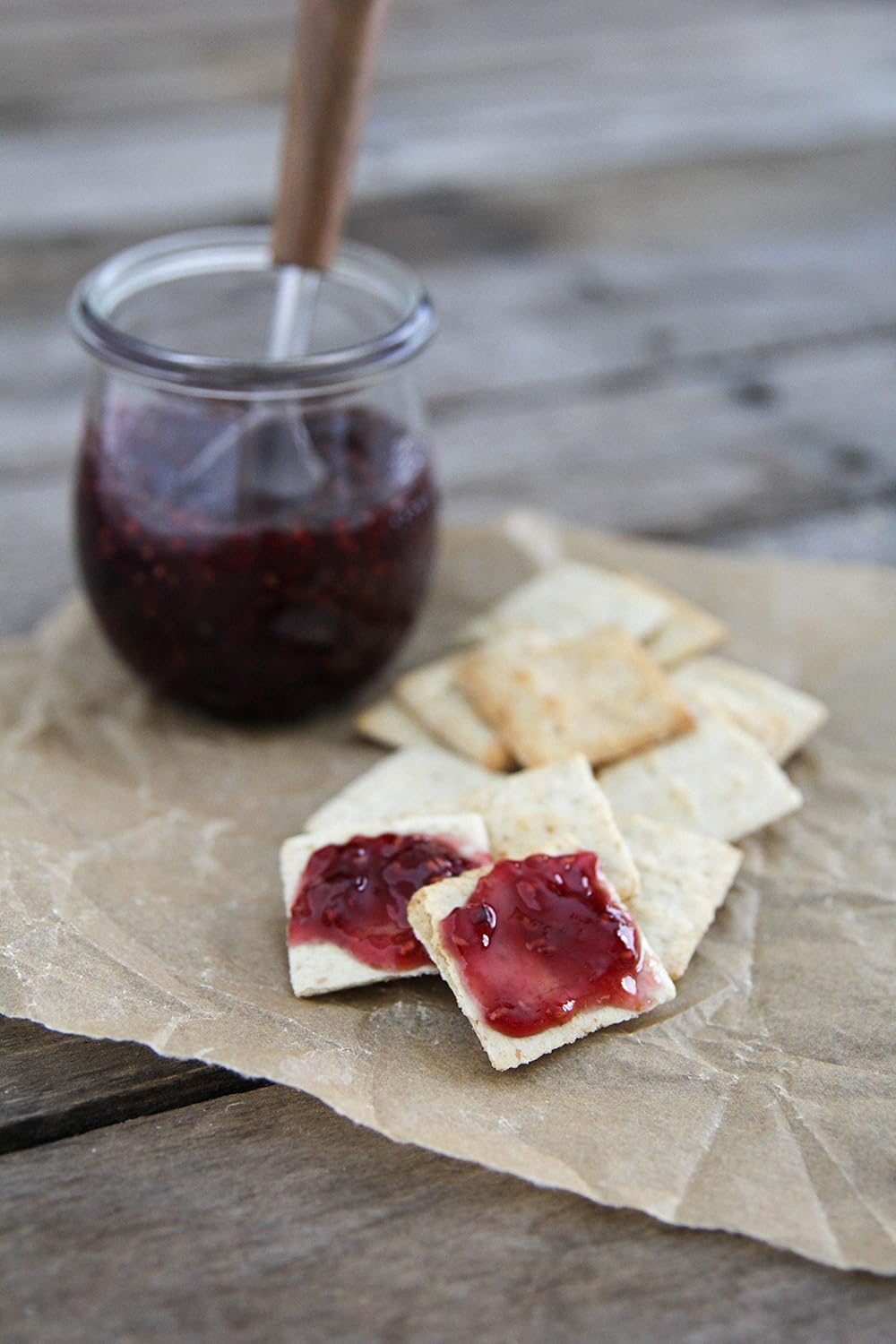Simple Mills Almond Flour Crackers – Simple Snack for Uncluttered Kitchens