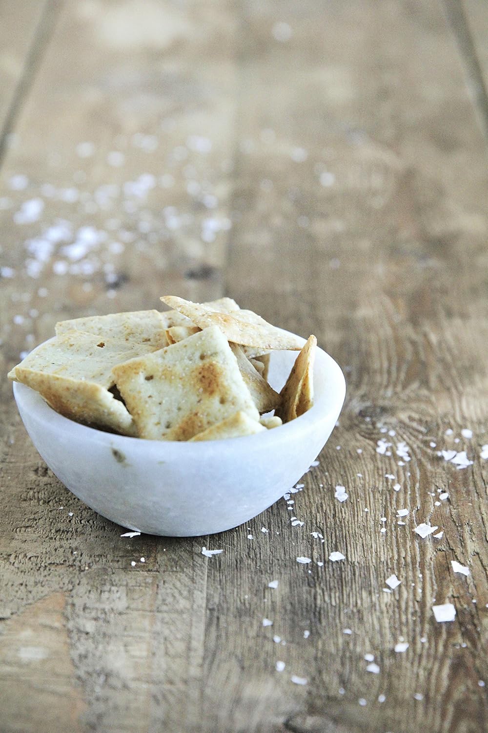 Simple Mills Almond Flour Crackers – Simple Snack for Uncluttered Kitchens