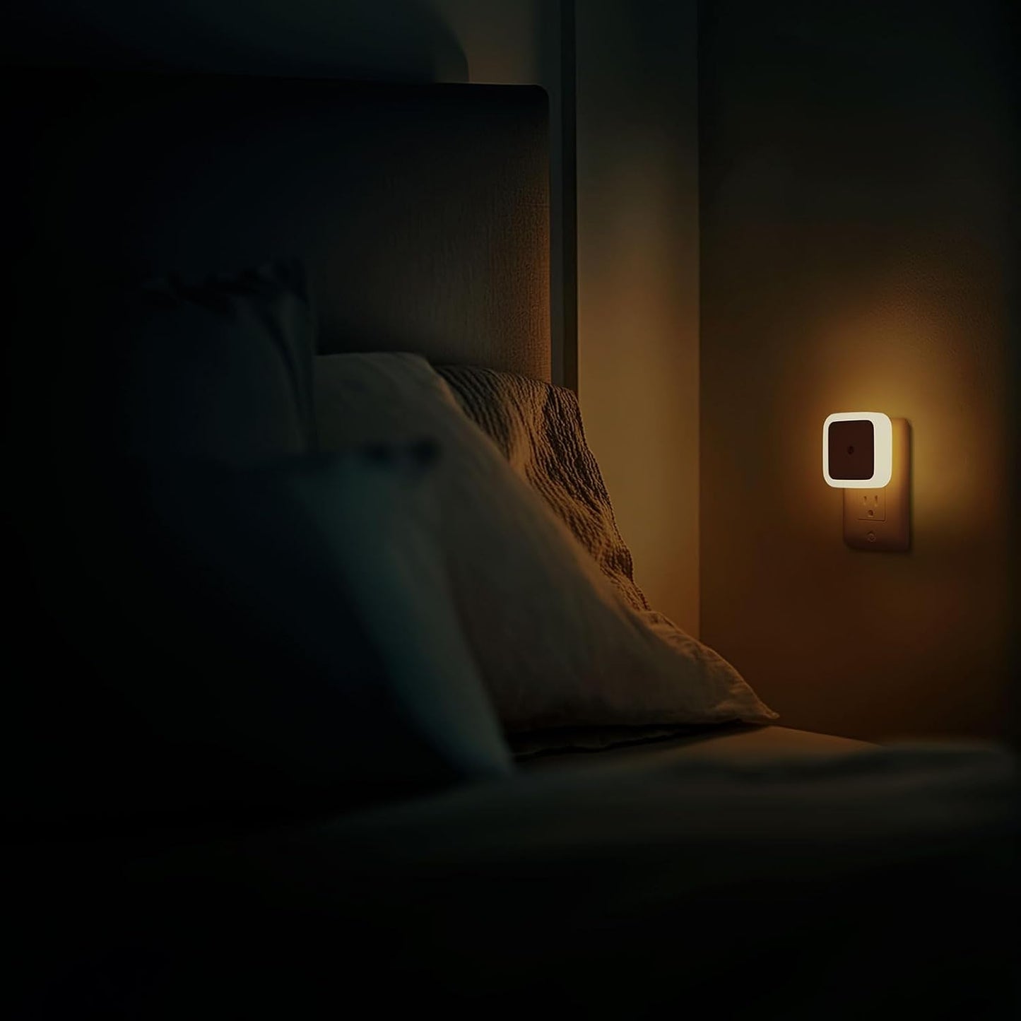 Sujeet LED Night Light 4-Pack – Cool and Warm White Safety Nightlight for Elderly, Hallway and Bathroom Navigation