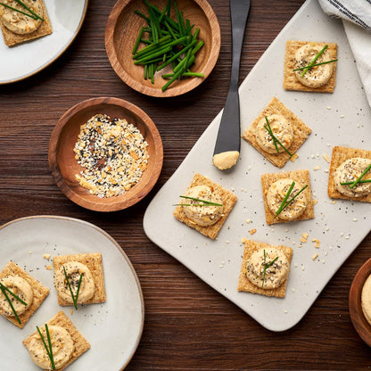 Triscuit Cracked Pepper & Olive Oil Crackers – Olive Oil Baked Cracker for Spinach Dip and Hummus Pairing